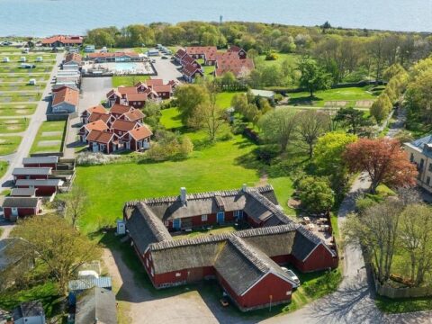 Apelviksgården B&B / Hostel