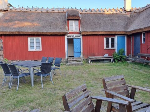 Apelviksgården B&B / Hostel